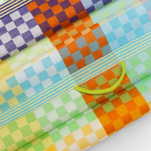 groene-schoonmaakwinkel-duurzaam-schoonmaken-keukentextiel-foekjefleur-#58B-checkeredcheck-theedoek_5-Photoroom