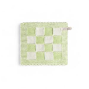 groene-schoonmaakwinkel-duurzaam-schoonmaken-milieuvriendelijk-keukentextiel-knitfactory-knit-factory-gebreide-textiel-pannenlap-block-ecru-spring-green0