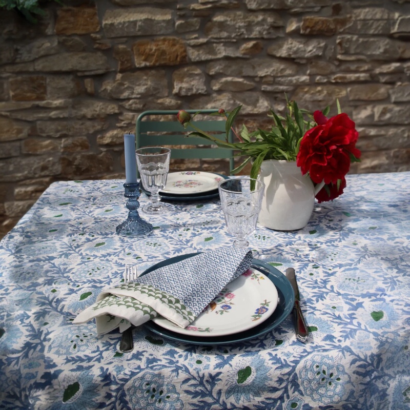 de-groene-schoonmaakwinkel-duurzaam-schoonmaken-keukentextiel-rozablue-hand-blokprint-tafelkleed-tafellaken-_Sunny_Day_White_sfeer-1