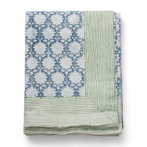 de-groene-schoonmaakwinkel-duurzaam-schoonmaken-keukentextiel-rozablue-tafelkleed-b reezy-blue-150x240