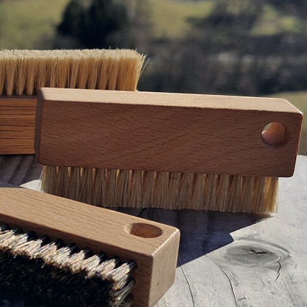 groene-schoonmaakwinkel-duurzaam-schoonmaken-borstels-waldkraft-nagelborstel-smal-gat-haar-wildzwijn-licht-beuken