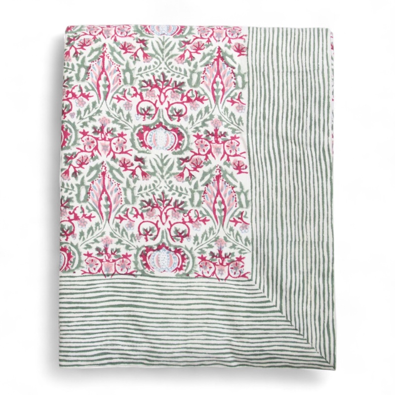 de-groene-schoonmaakwinkel-duurzaam-schoonmaken-keukentextiel-rozablue-Tafelkleed_Fique_carmine.jpg-Photoroom